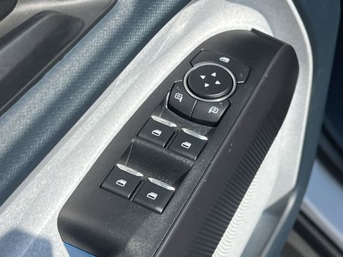 New 2025 Ford Maverick XLT w/ XLT Luxury Package FWD image 17
