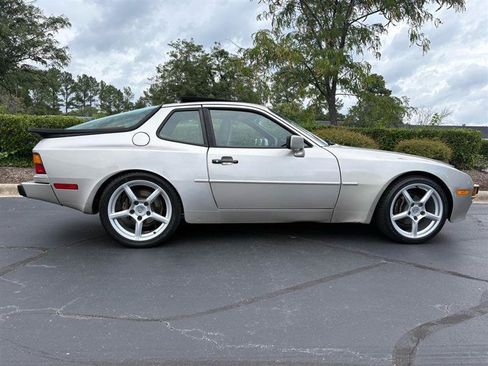 Used 1988 Porsche 944 Coupe RWD image 14