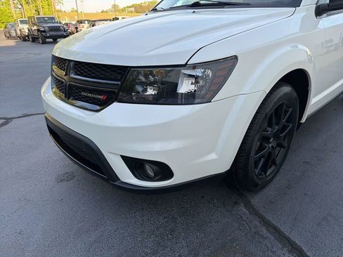 Used 2019 Dodge Journey SE FWD image 13