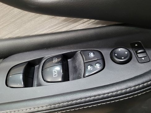 Used 2018 Nissan Murano S AWD/4WD image 27