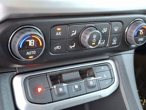 Certified 2023 GMC Acadia SLE w/ Driver Convenience Package image 22