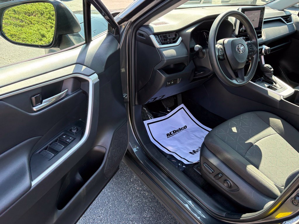Used 2024 Toyota RAV4 XLE AWD/4WD image 24