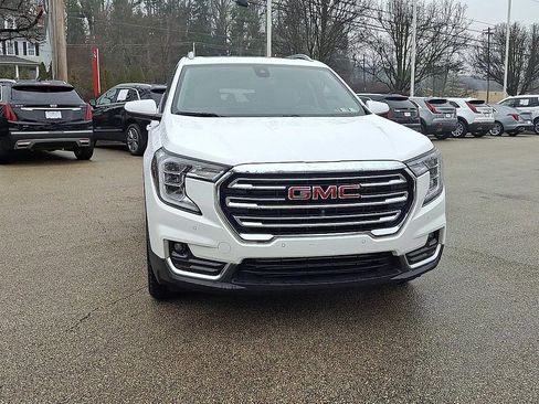 Certified 2022 GMC Terrain SLT w/ Tech Package image 3