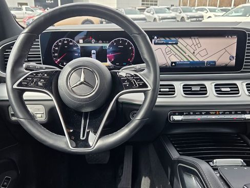 Used 2025 Mercedes-Benz GLS 450 4MATIC image 13