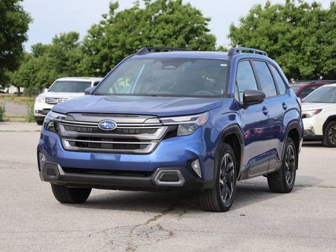 Used 2025 Subaru Forester Limited AWD/4WD image 6