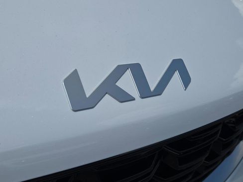 New 2026 Kia Sorento S w/ S Panoramic Sunroof Package image 4