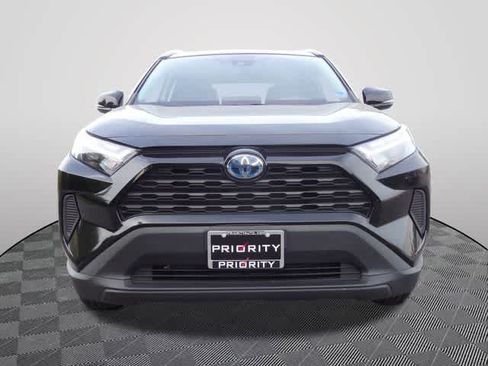 Used 2024 Toyota RAV4 XLE AWD/4WD image 5
