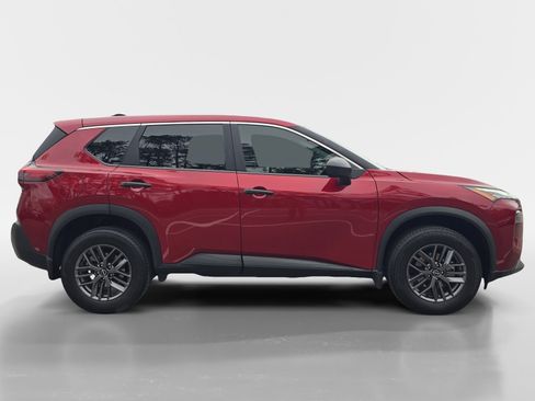 Used 2023 Nissan Rogue S image 6