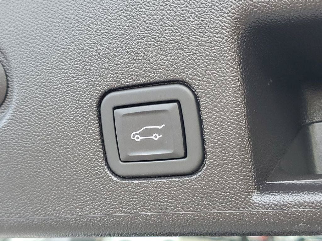 Used 2024 Chevrolet Equinox LT w/ LPO, Floor Liner Package FWD image 31