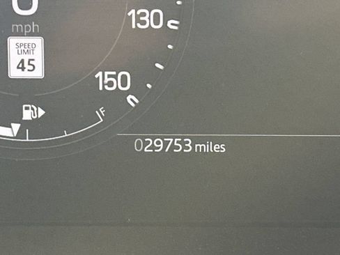 Used 2024 Land Rover Defender 110 SE AWD/4WD image 4