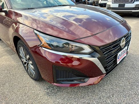 Used 2023 Nissan Altima 2.5 SV AWD/4WD image 11