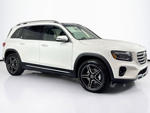 New 2026 Mercedes-Benz GLB 250 4MATIC image 3