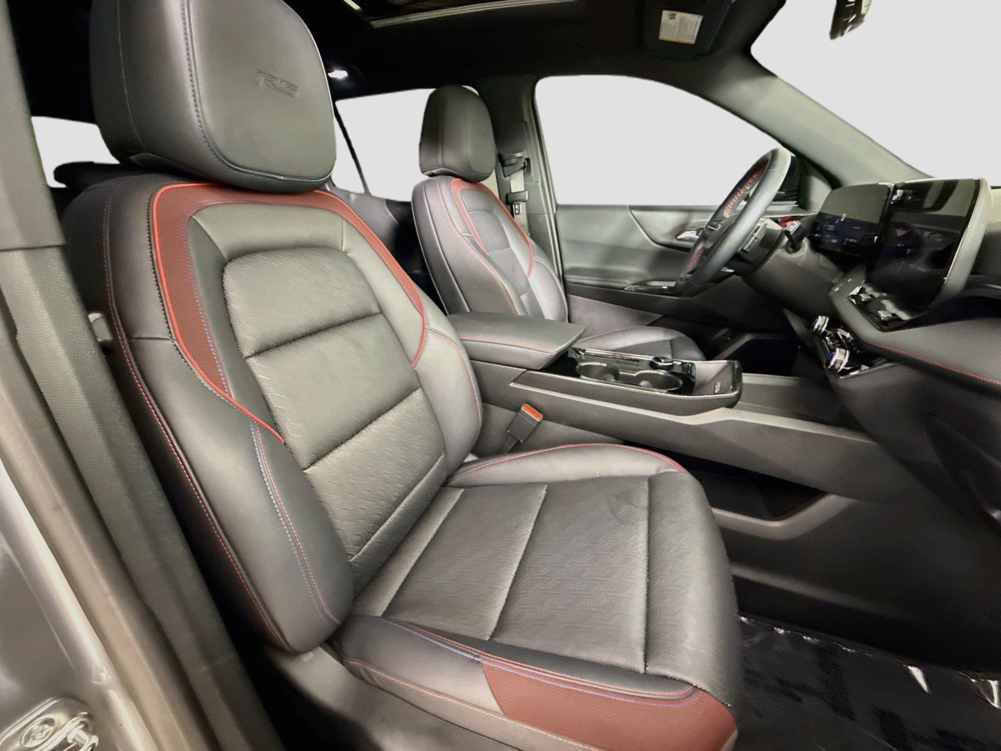 Used 2025 Chevrolet Equinox RS w/ Safety and Technology Package FWD image 31