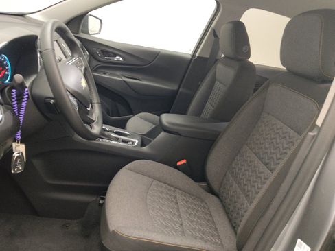 Used 2024 Chevrolet Equinox LT w/ LPO, Floor Liner Package FWD image 17