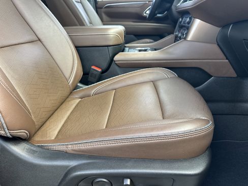 Used 2023 Chevrolet Tahoe High Country image 14