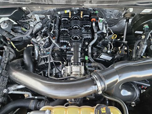 Used 2021 Ford Expedition Limited image 32