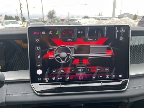 New 2026 Volkswagen Tiguan SE image 11