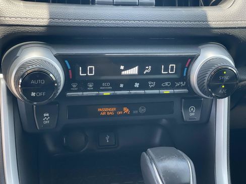 Used 2022 Toyota RAV4 XLE Premium FWD image 15