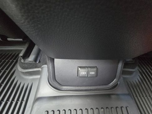 Used 2024 Toyota Highlander XLE AWD/4WD image 22