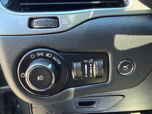 Used 2020 Jeep Cherokee Limited AWD/4WD image 20