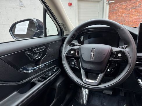 Used 2023 Lincoln Corsair FWD image 13