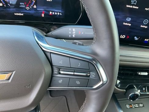 Used 2025 Chevrolet Suburban LT w/ Comfort Package AWD/4WD image 12