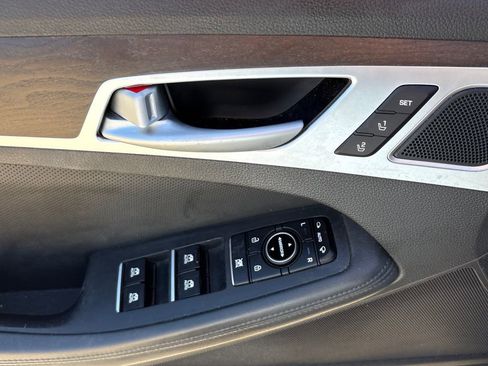 Used 2015 Hyundai Genesis 3.8 w/ Option Group 04 image 18