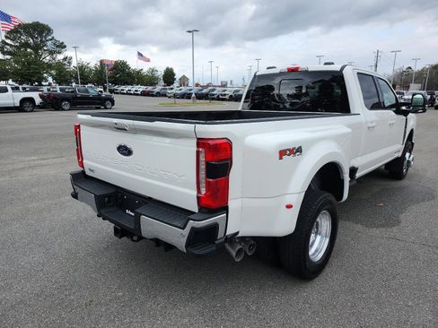 Used 2024 Ford F350 Lariat w/ Lariat Ultimate Package image 3