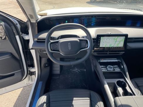 New 2026 Lincoln Nautilus Reserve AWD/4WD image 16