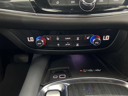 Used 2024 Buick Enclave Essence w/ Technology Package FWD image 17