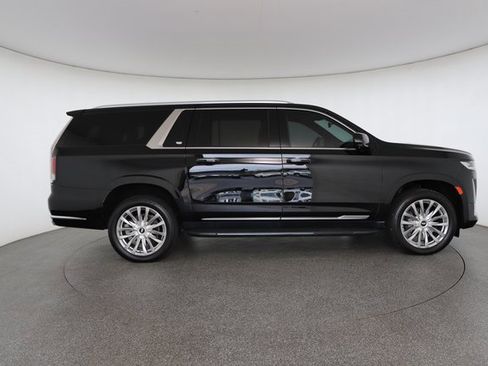 Used 2022 Cadillac Escalade ESV Premium Luxury image 22