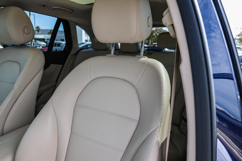Used 2018 Mercedes-Benz GLC 300 4MATIC image 15
