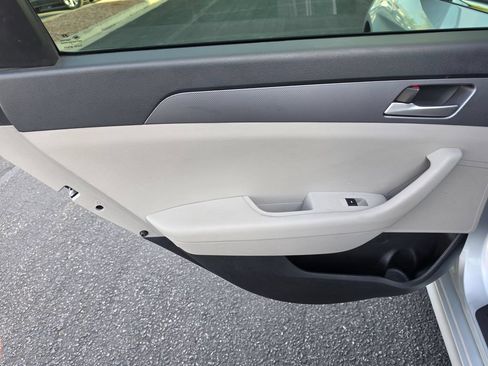 Used 2018 Hyundai Sonata SE FWD image 9