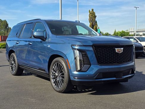 Used 2025 Cadillac Escalade Sport Platinum AWD/4WD image 7