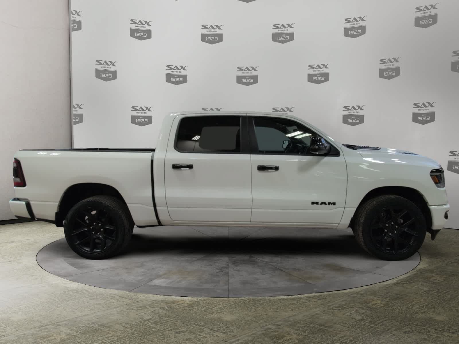 Used 2024 RAM 1500 Laramie AWD/4WD image 6