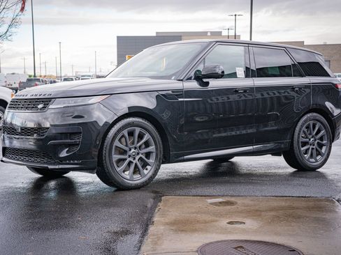 Used 2024 Land Rover Range Rover Sport Dynamic SE AWD/4WD image 9
