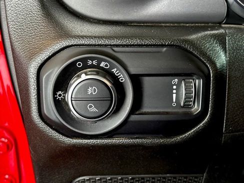 Used 2023 Jeep Gladiator Sport image 16