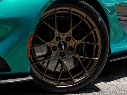 Used 2025 Aston Martin Vanquish RWD image 40