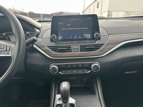 Used 2025 Nissan Altima 2.5 SV image 18