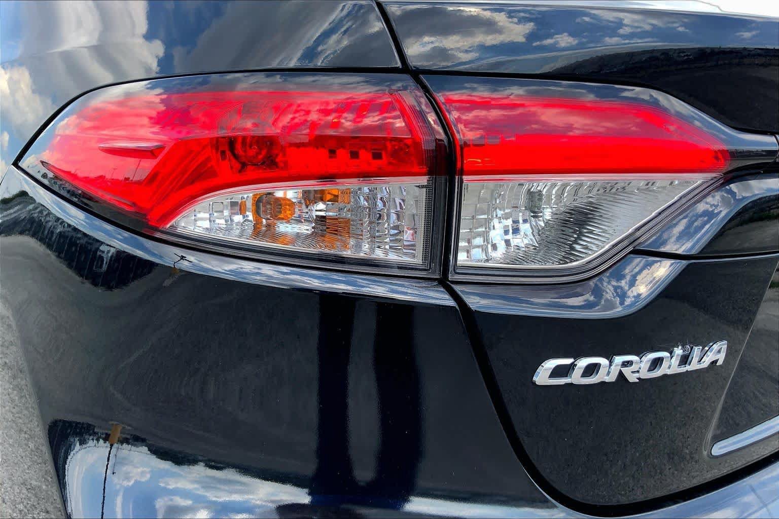 Used 2024 Toyota Corolla LE FWD image 28
