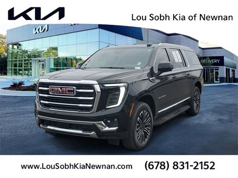 Used 2025 GMC Yukon XL Elevation image 1