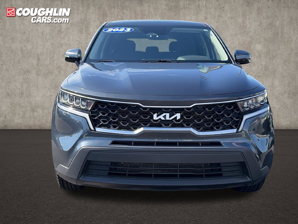 Used 2023 Kia Sorento LX AWD/4WD image 2