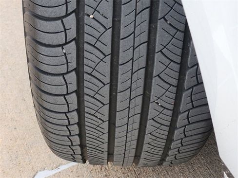 Used 2026 Land Rover Range Rover Velar Dynamic SE image 11