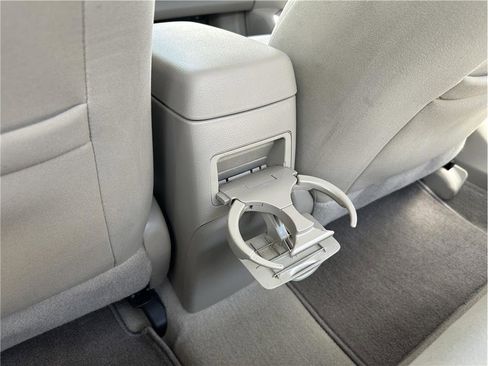 Used 2010 Toyota Corolla LE FWD image 17