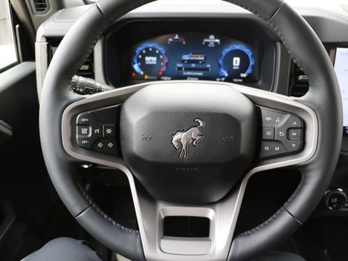New 2025 Ford Bronco Badlands w/ Sasquatch Package AWD/4WD image 13