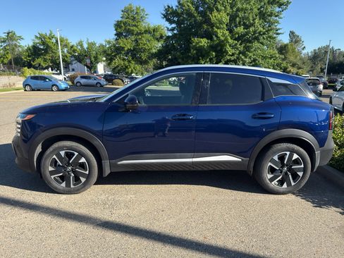 Used 2025 Nissan Kicks SR FWD image 9