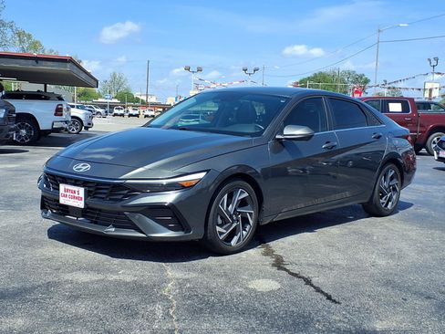 Used 2024 Hyundai Elantra Limited FWD image 1