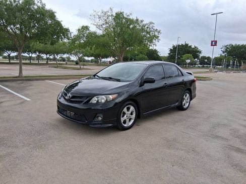 Used 2013 Toyota Corolla S image 2