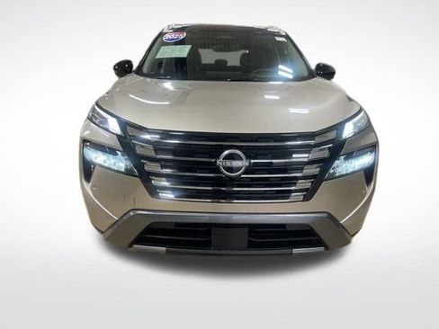 Certified 2025 Nissan Rogue SL w/ Tech Package image 8