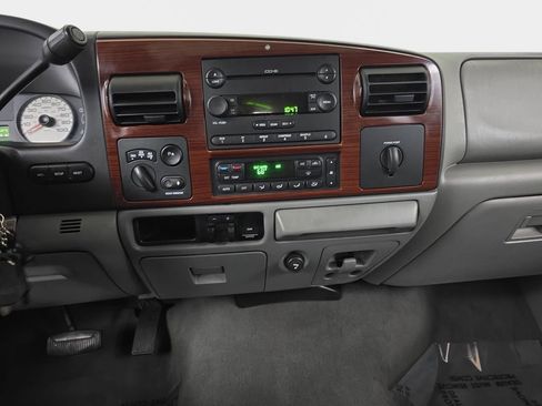 Used 2005 Ford F350 Lariat AWD/4WD image 16